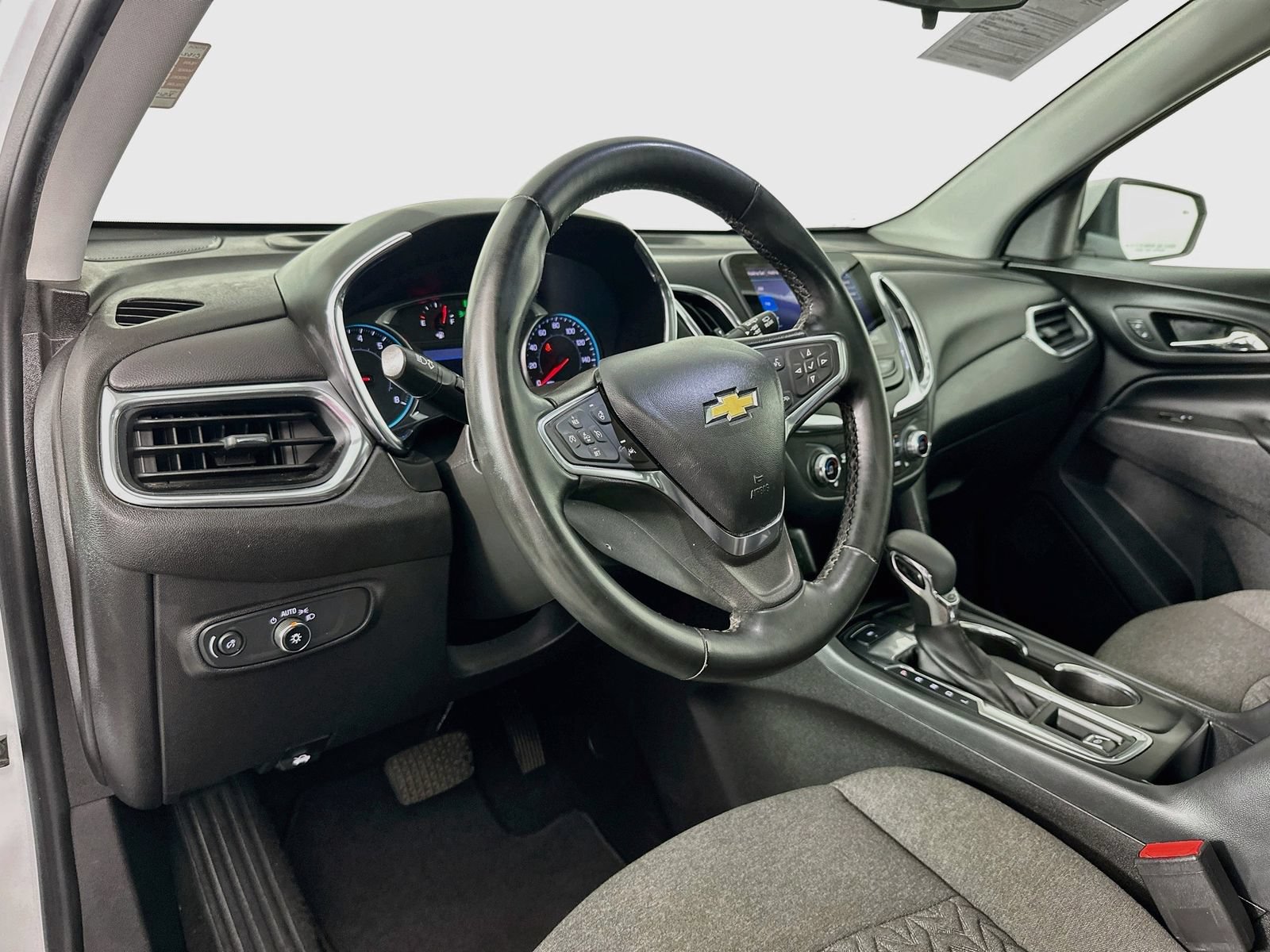 Used 2024 Chevrolet Equinox LT AWD/4WD image 10