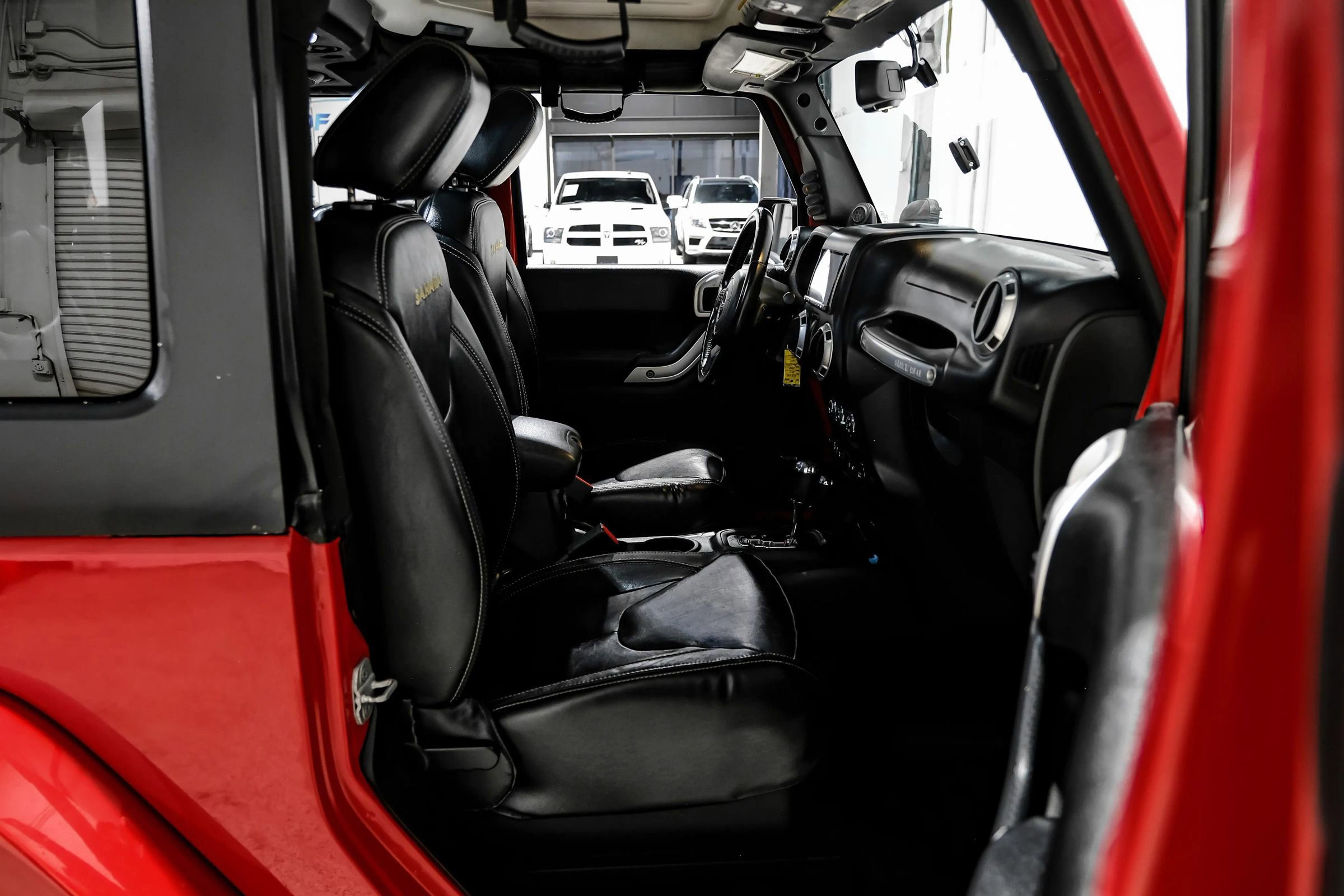 Used 2014 Jeep Wrangler Sahara w/ Connectivity Group image 32