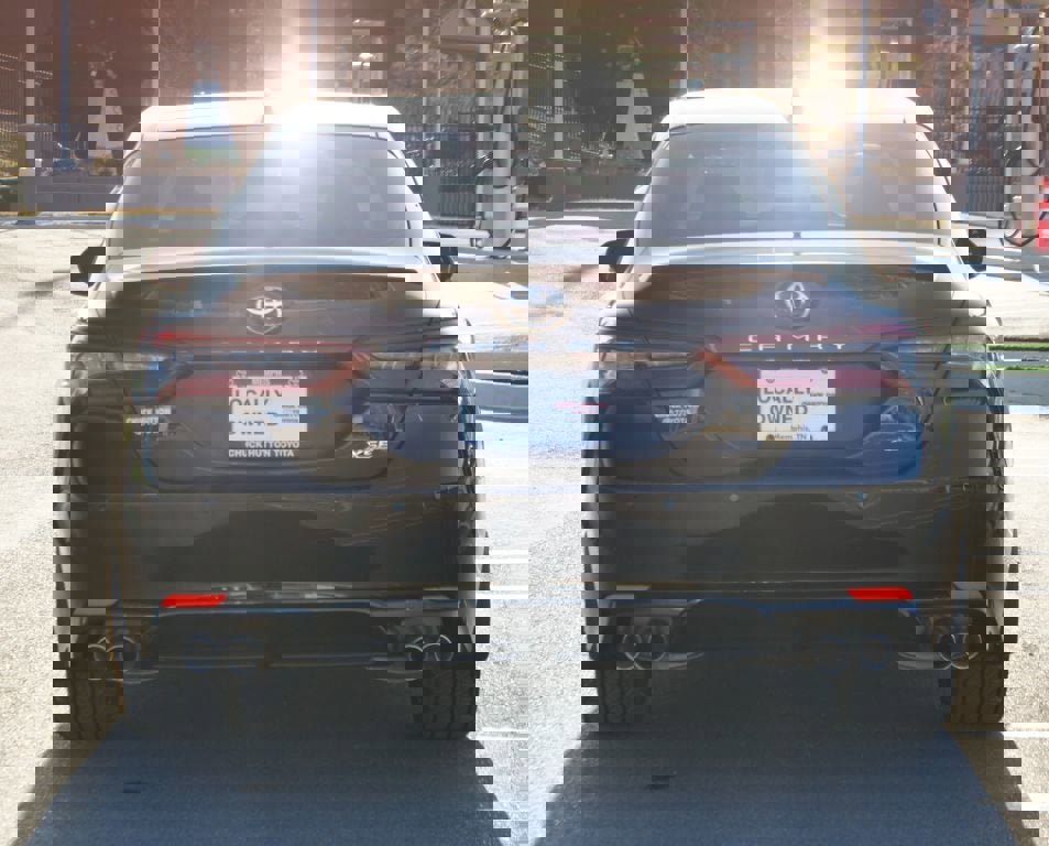 Used 2023 Toyota Camry XSE image 3