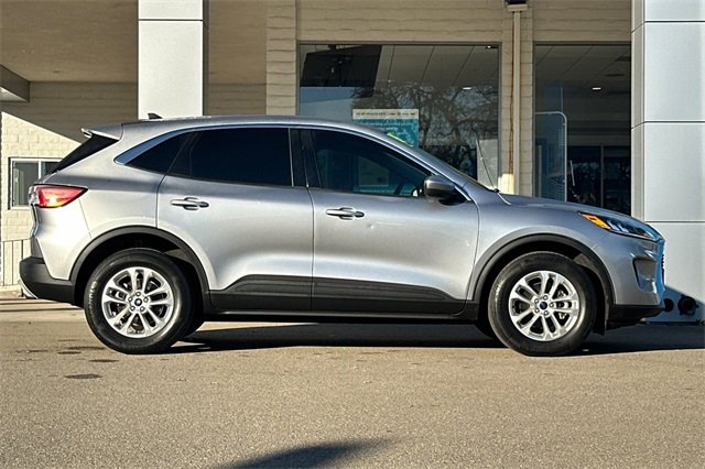 Used 2021 Ford Escape SE image 4