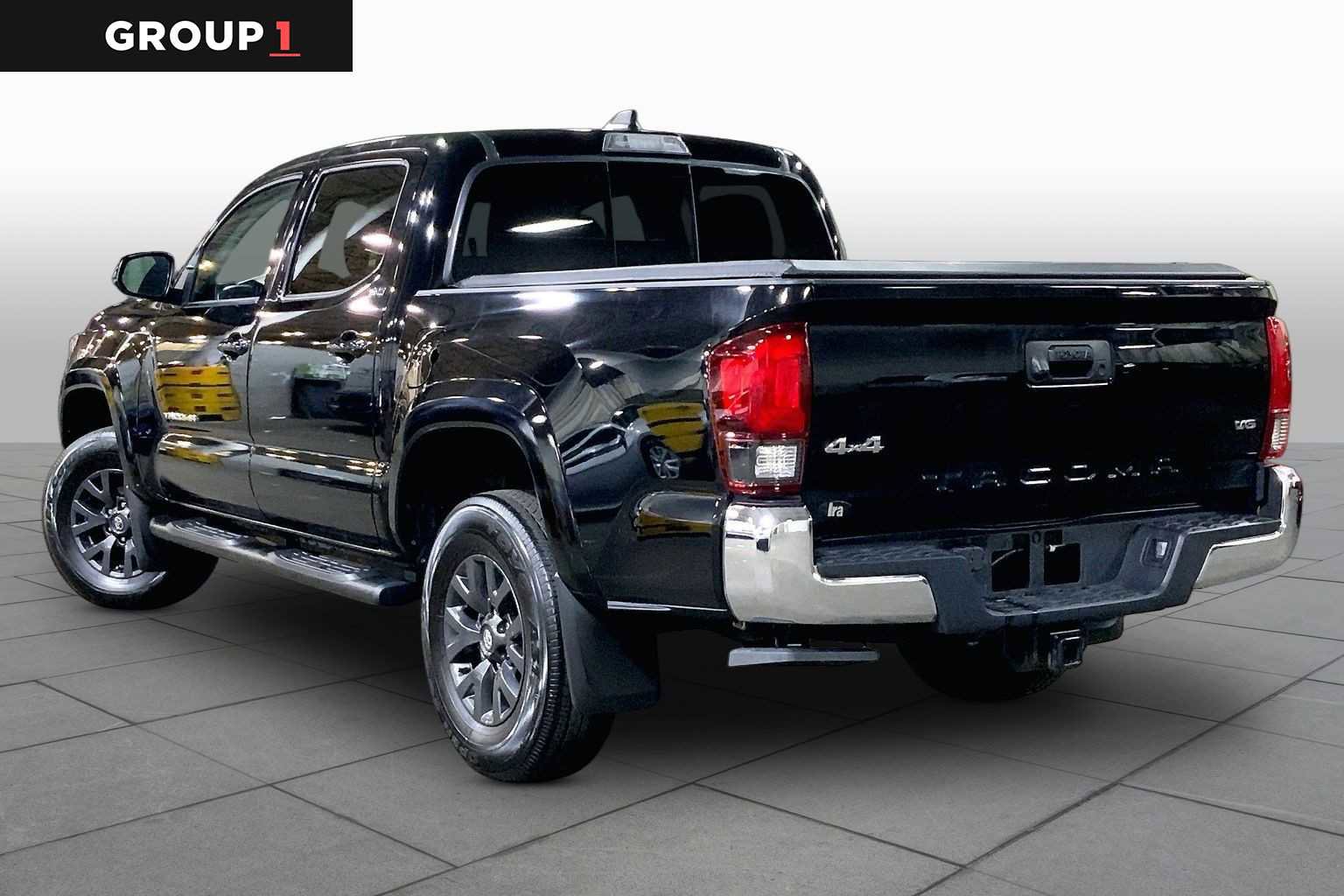 Used 2023 Toyota Tacoma SR5 AWD/4WD image 11