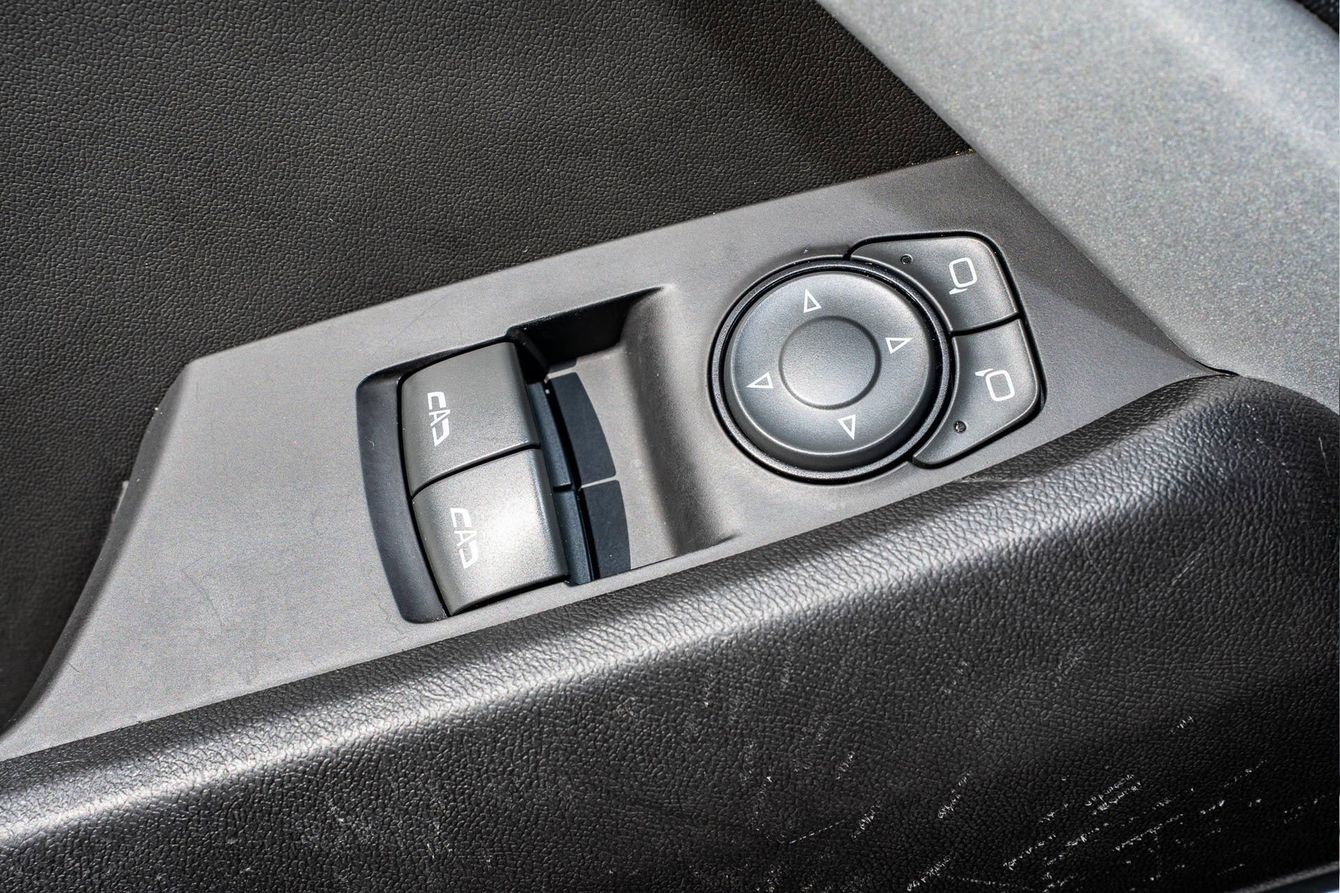 Used 2021 Chevrolet Camaro LT image 20