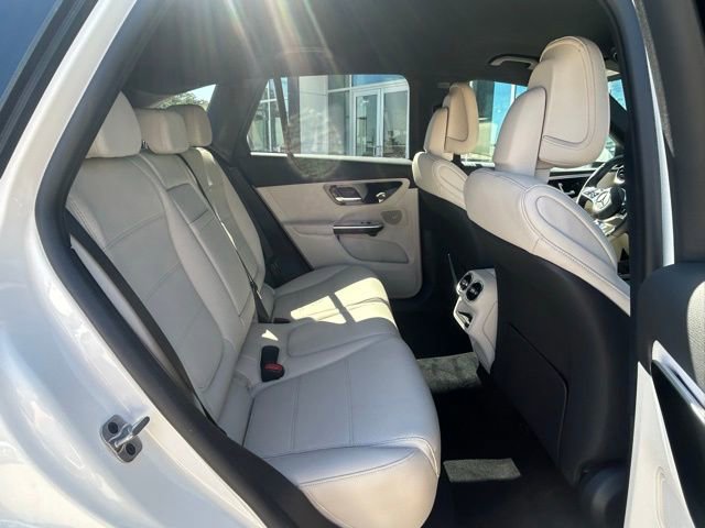 Used 2025 Mercedes-Benz GLC 300 image 35