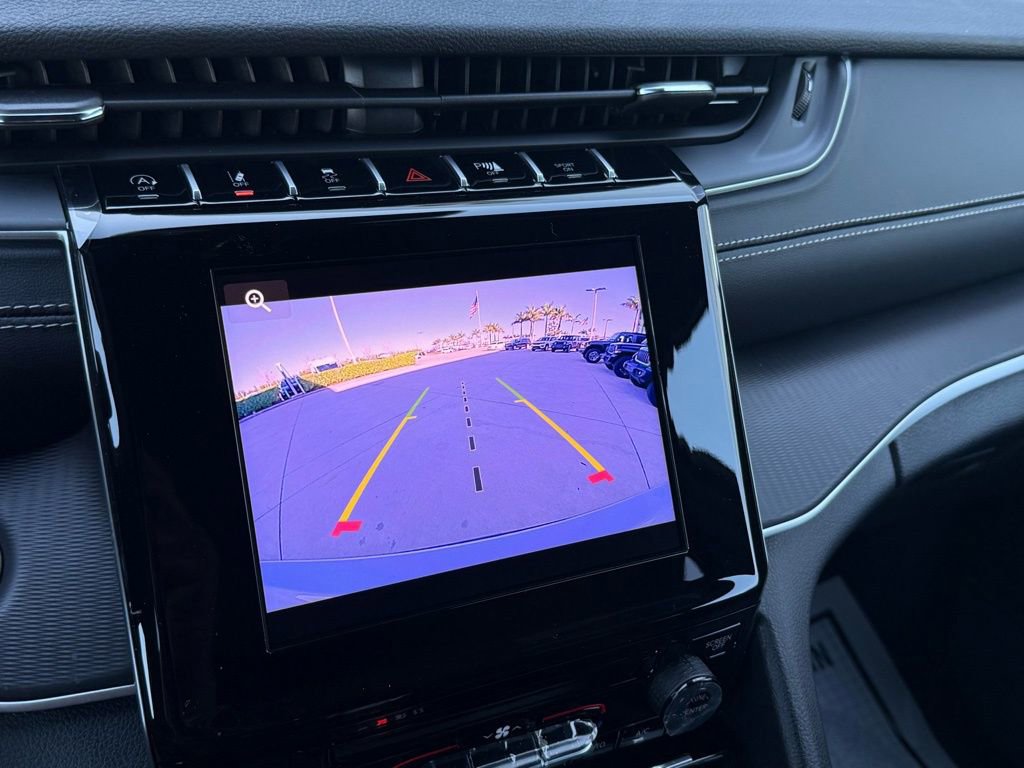 New 2026 Jeep Grand Cherokee L Laredo image 13