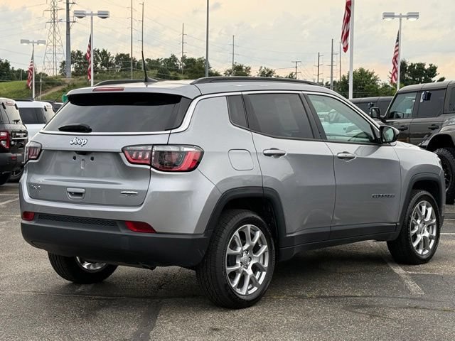 Used 2022 Jeep Compass Latitude AWD/4WD image 35