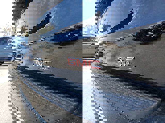 New 2026 GMC Yukon Denali image 7