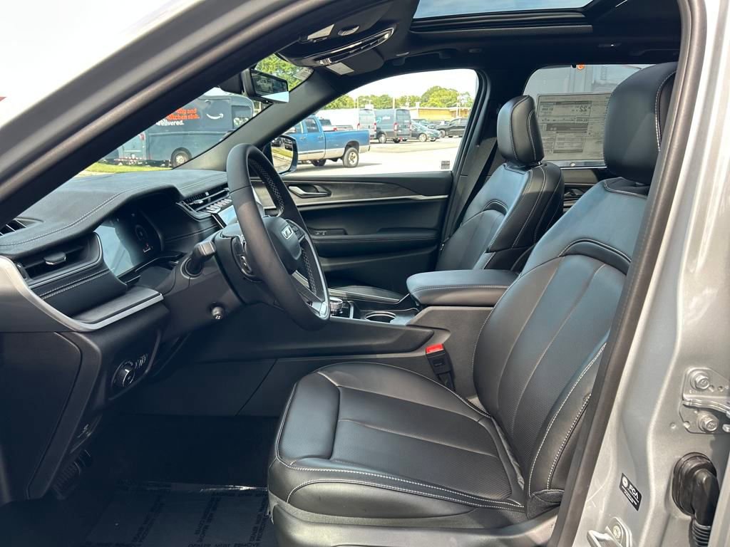 New 2025 Jeep Grand Cherokee Limited w/ Luxury Tech Group II image 20