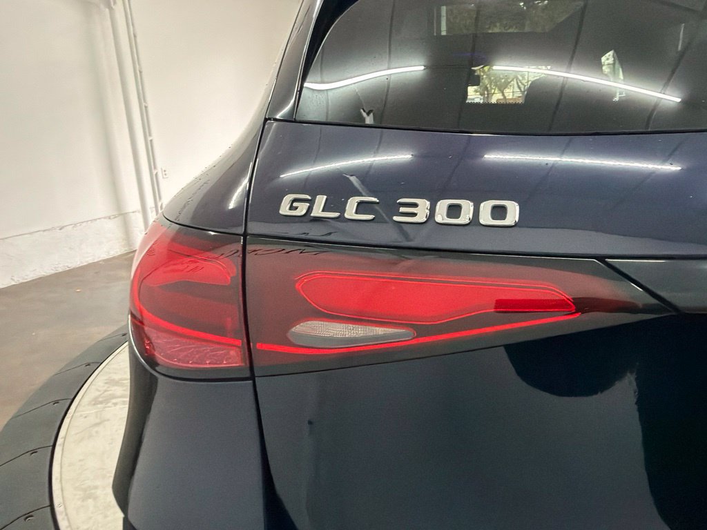 Used 2023 Mercedes-Benz GLC 300 4MATIC image 12