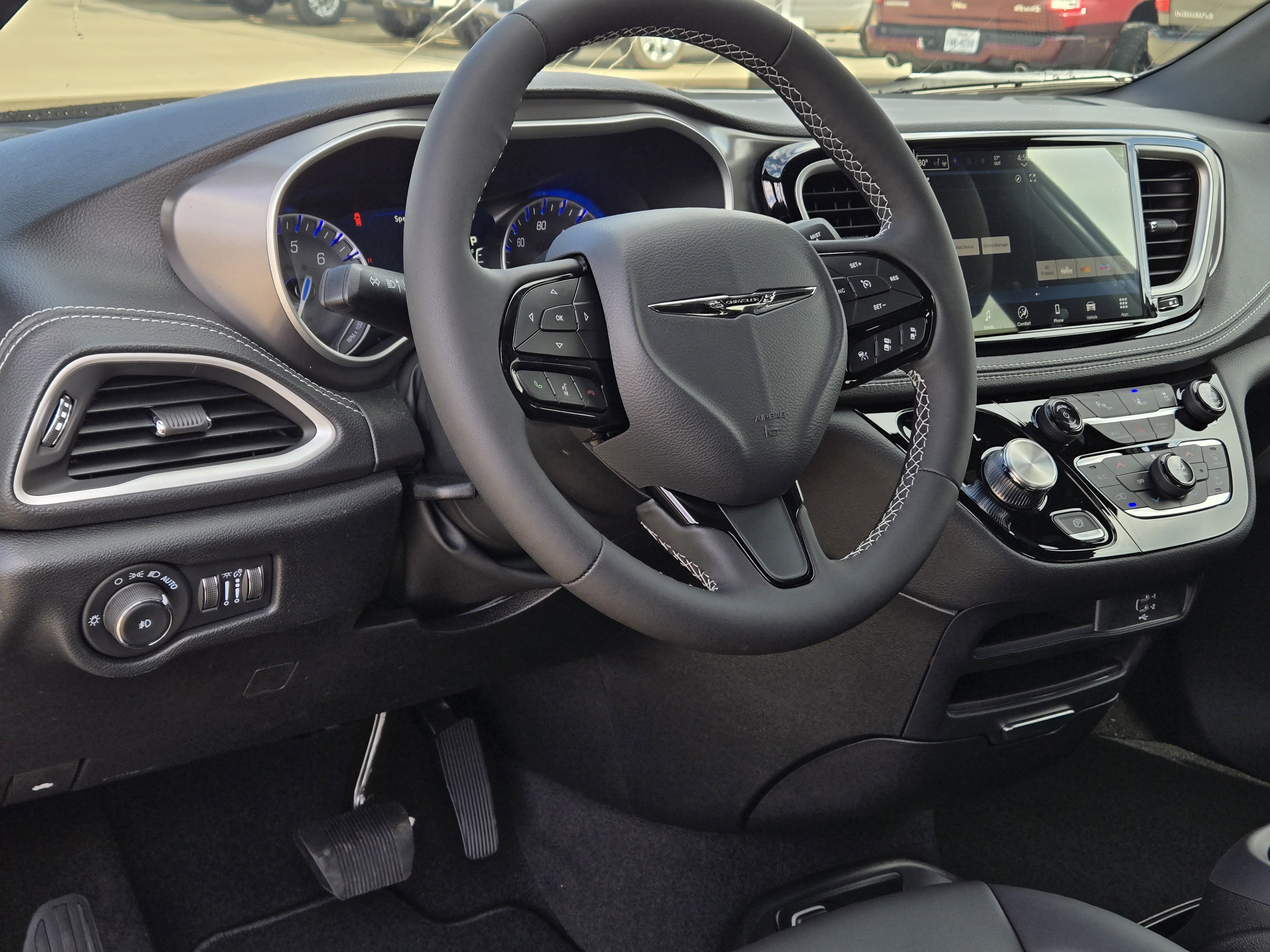 New 2026 Chrysler Pacifica Select image 13