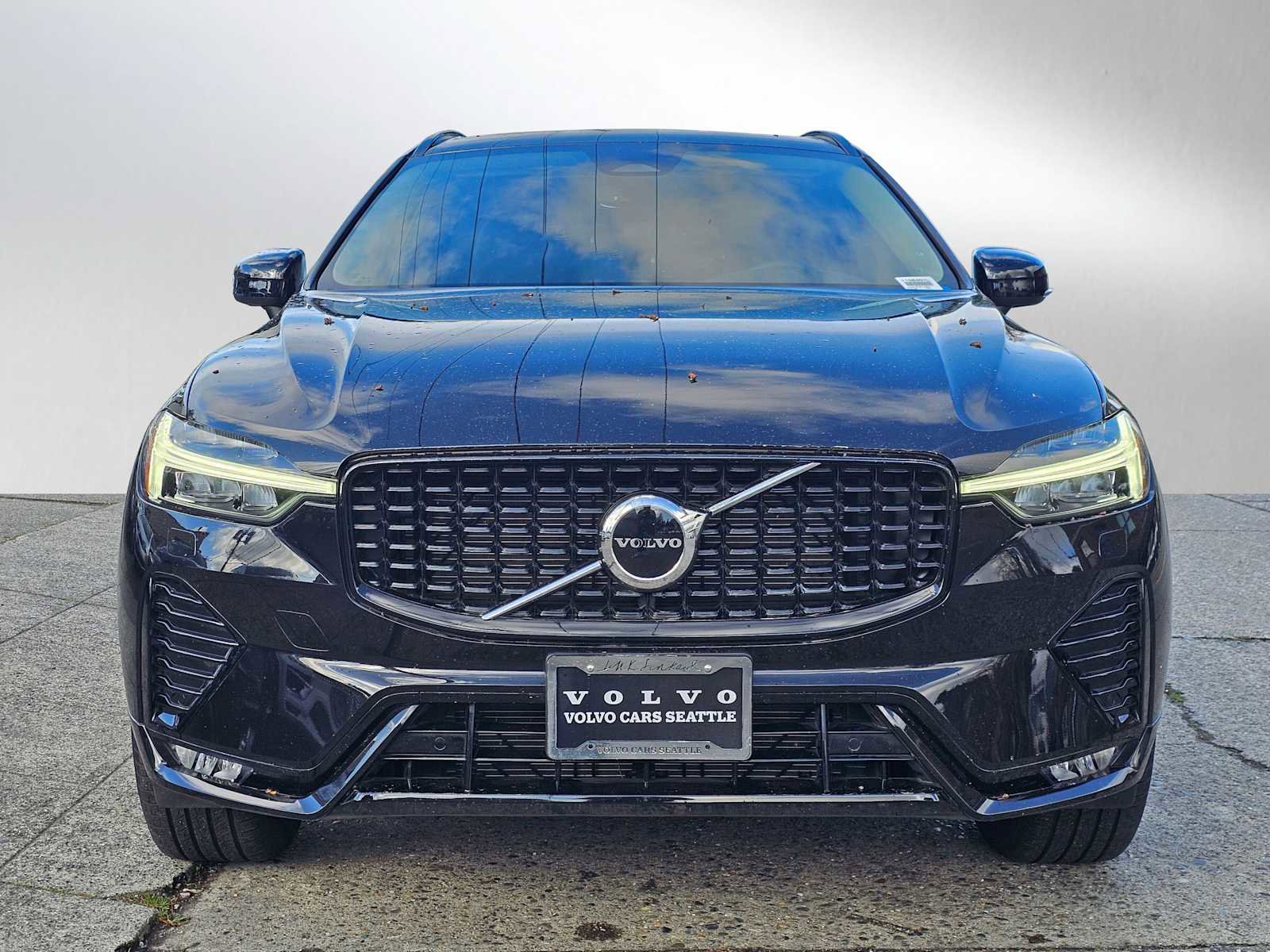 Used 2025 Volvo XC60 B5 Core w/ Protection Package Premier image 8