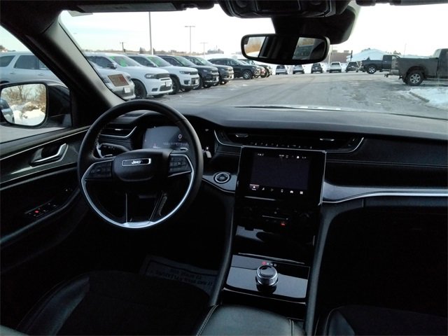 Used 2023 Jeep Grand Cherokee L Laredo image 22