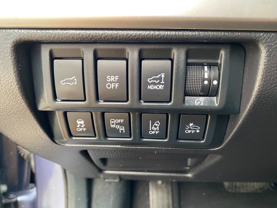 Used 2017 Subaru Outback 3.6R Limited AWD/4WD image 24