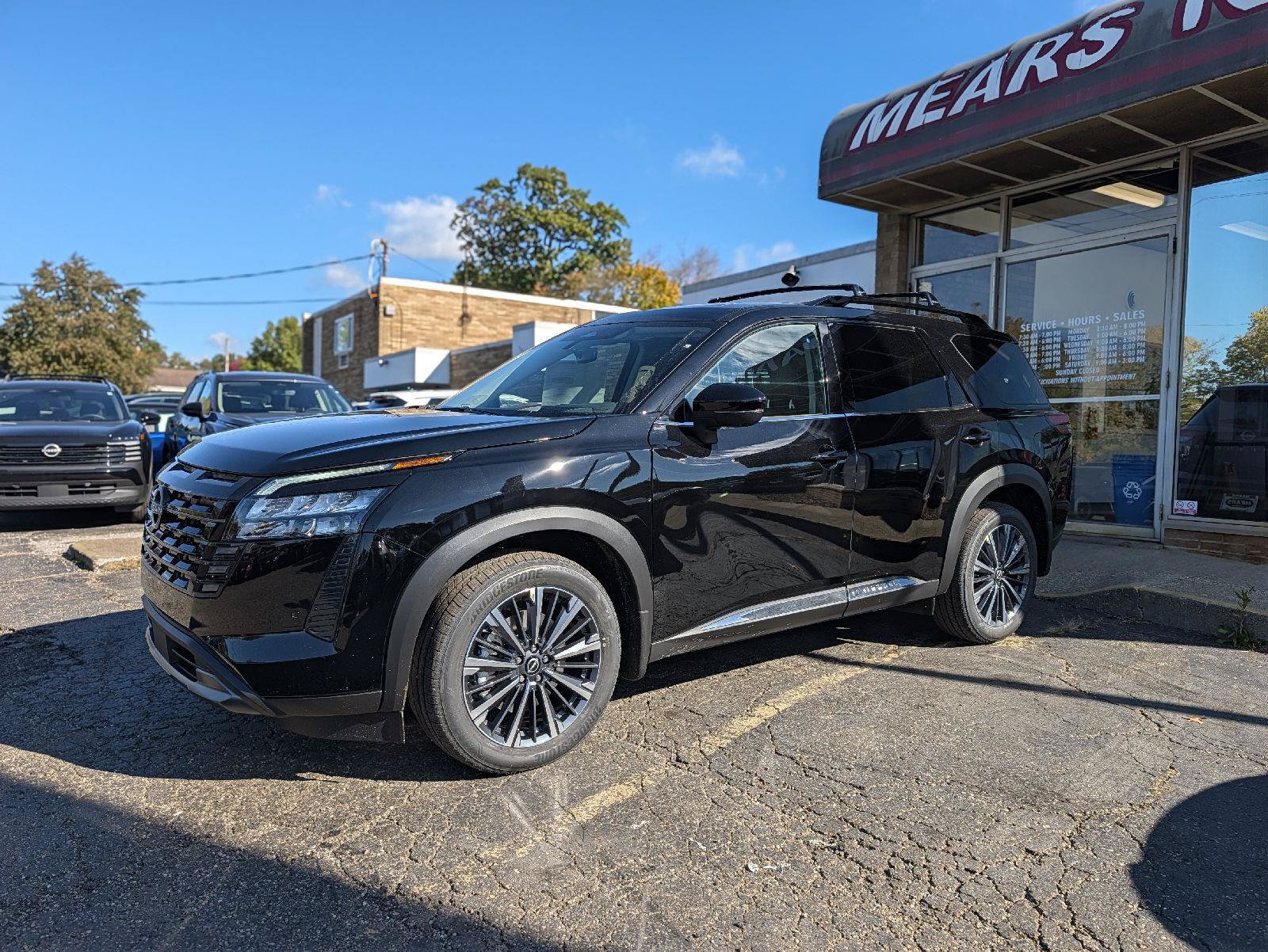 New 2026 Nissan Pathfinder Platinum AWD/4WD image 6