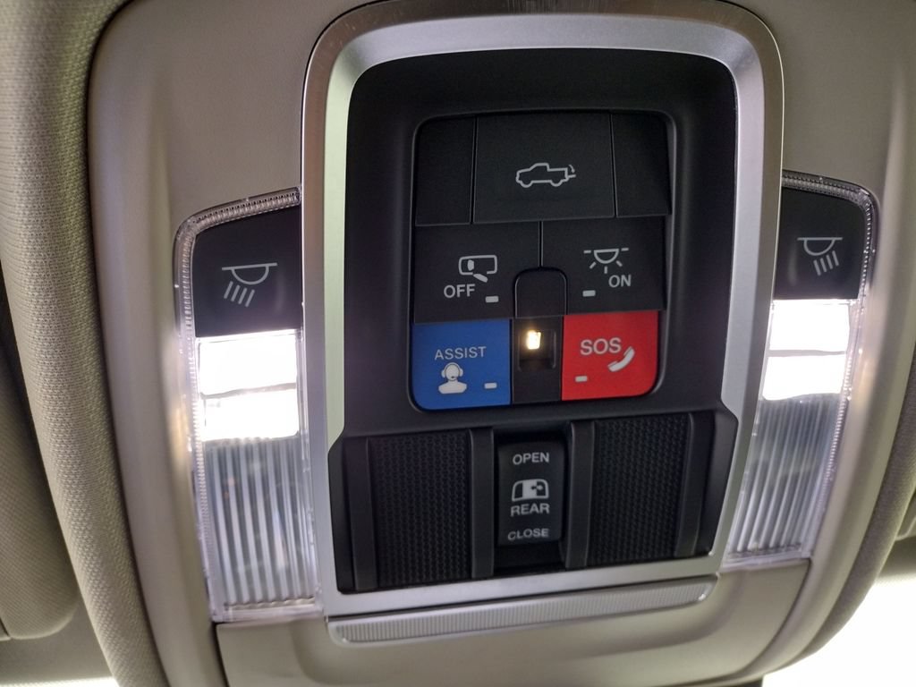 Used 2022 RAM 1500 Laramie AWD/4WD image 36