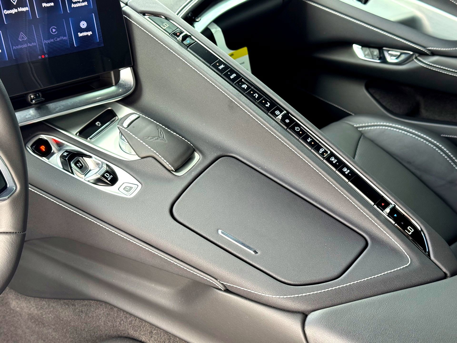 Used 2025 Chevrolet Corvette Stingray Coupe w/ 1LT image 26