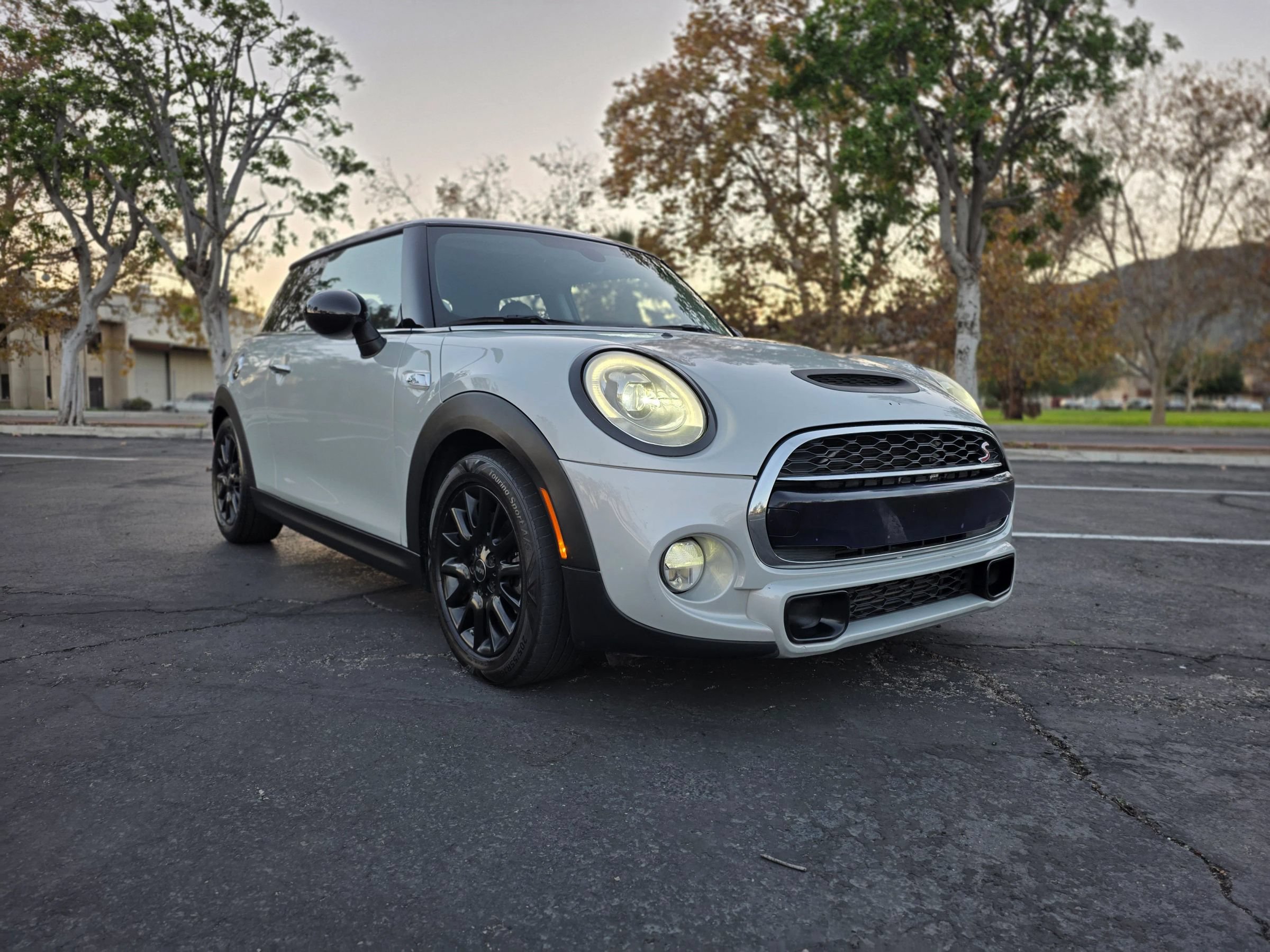 Used 2018 MINI Cooper S FWD image 1