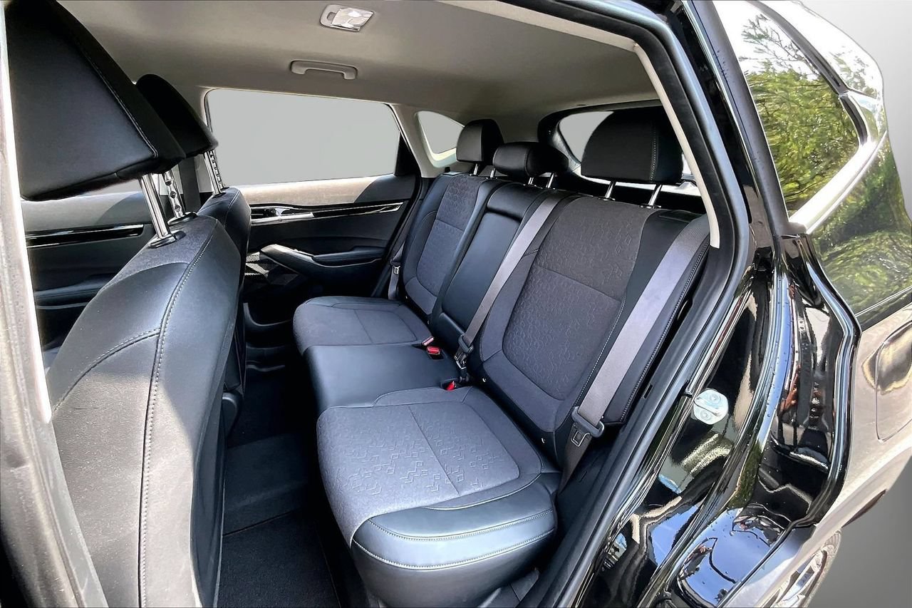 Used 2025 Kia Seltos X-Line AWD/4WD image 21
