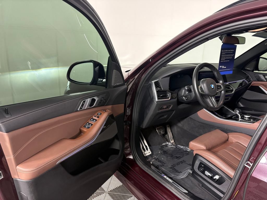 Used 2021 BMW X5 M50i AWD/4WD image 11