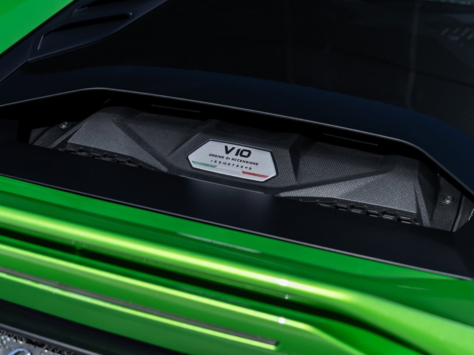 Used 2022 Lamborghini Huracan EVO image 14