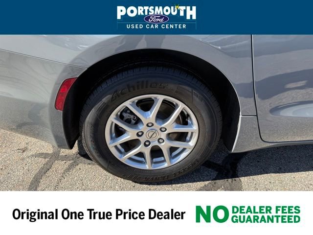 Used 2023 Chrysler Pacifica Touring-L image 28