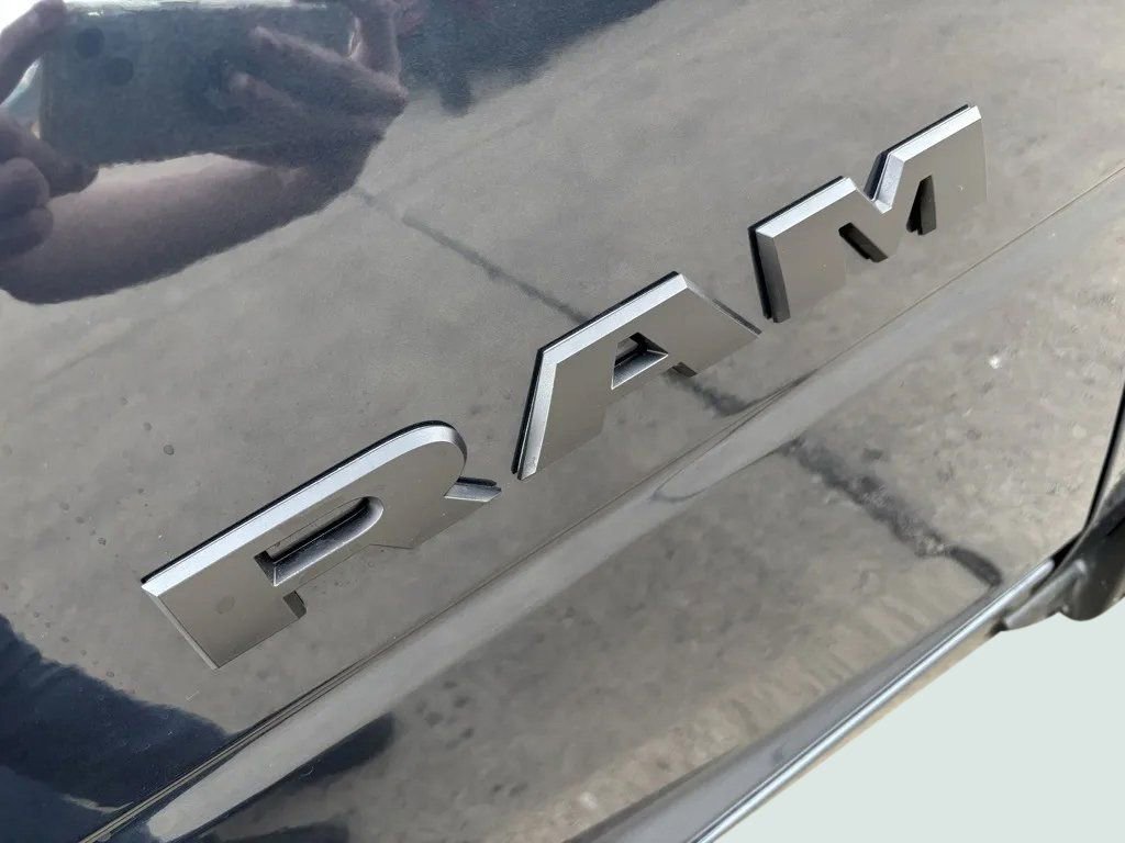 New 2026 RAM 3500 Big Horn AWD/4WD image 9