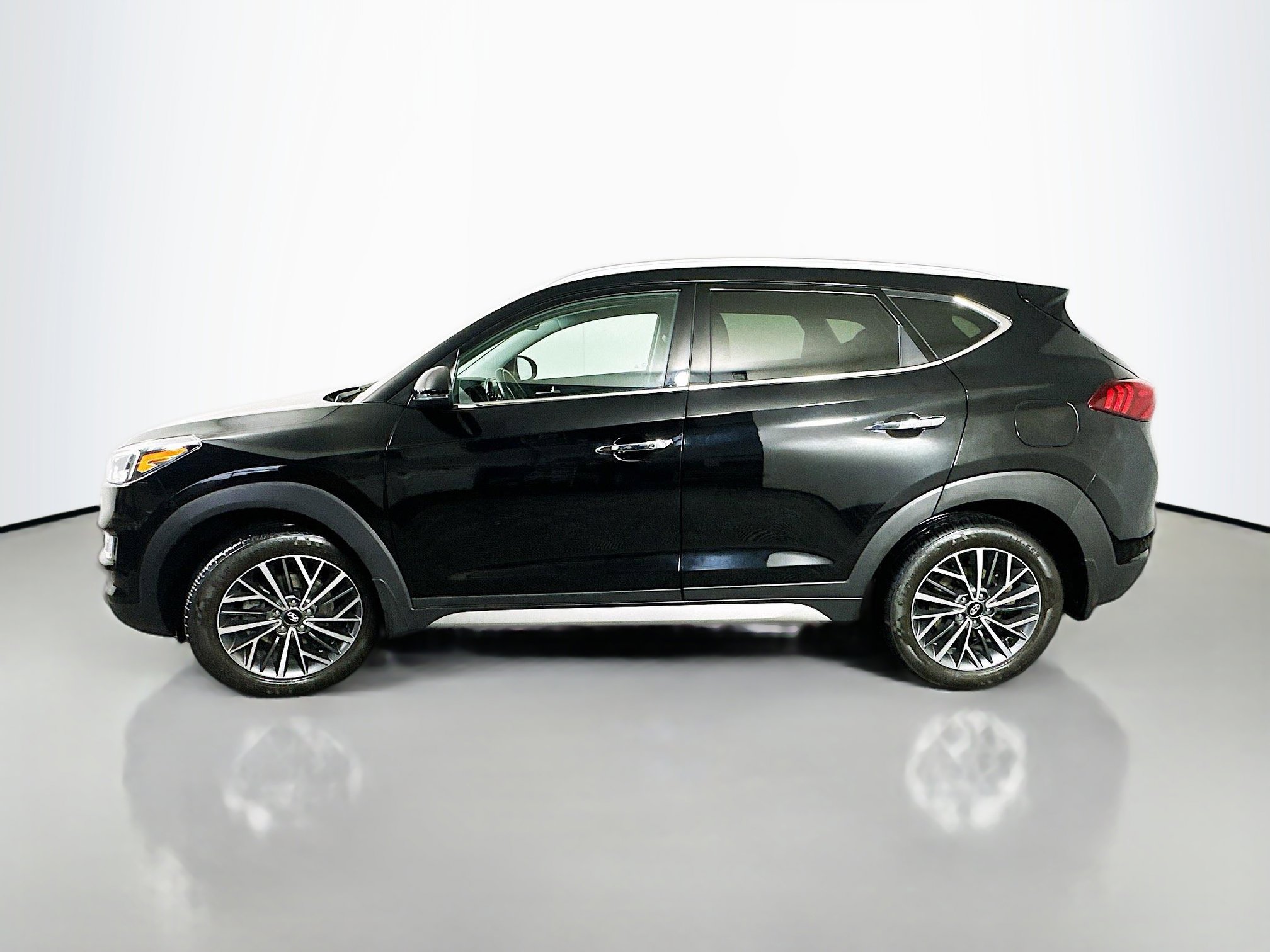 Used 2021 Hyundai Tucson Limited w/ Cargo Package image 4
