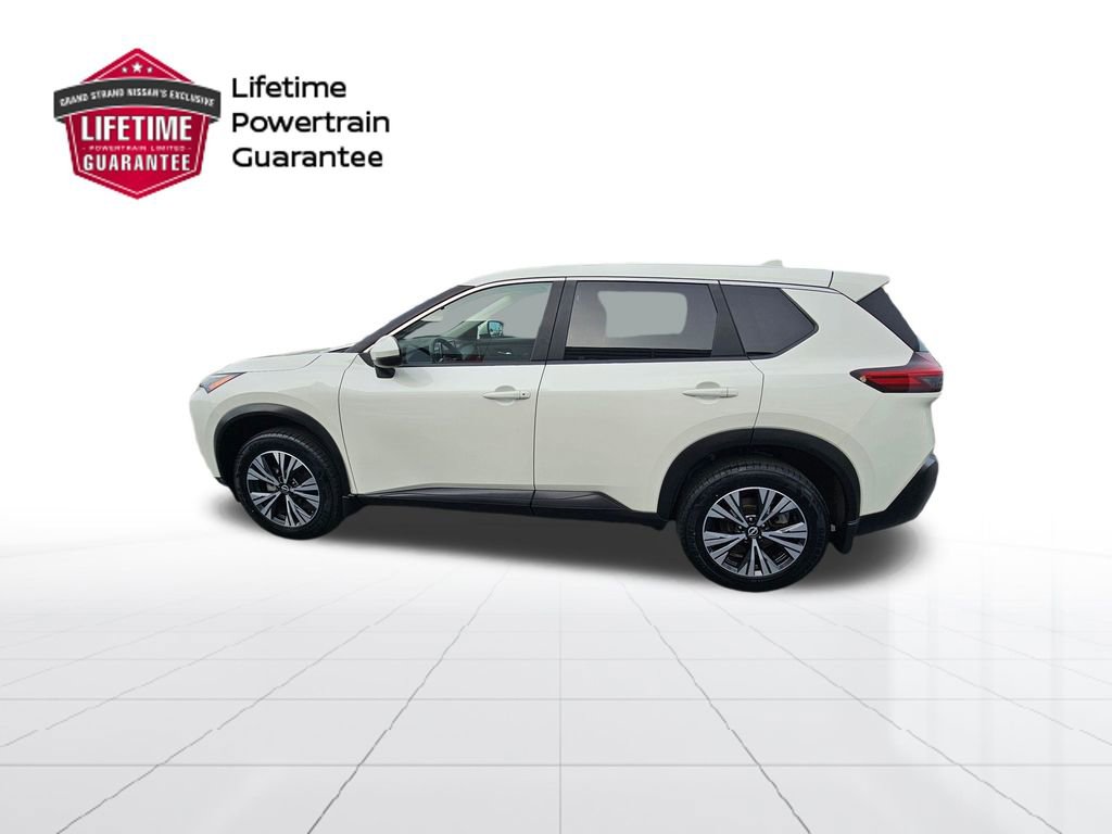 Used 2023 Nissan Rogue SV image 2