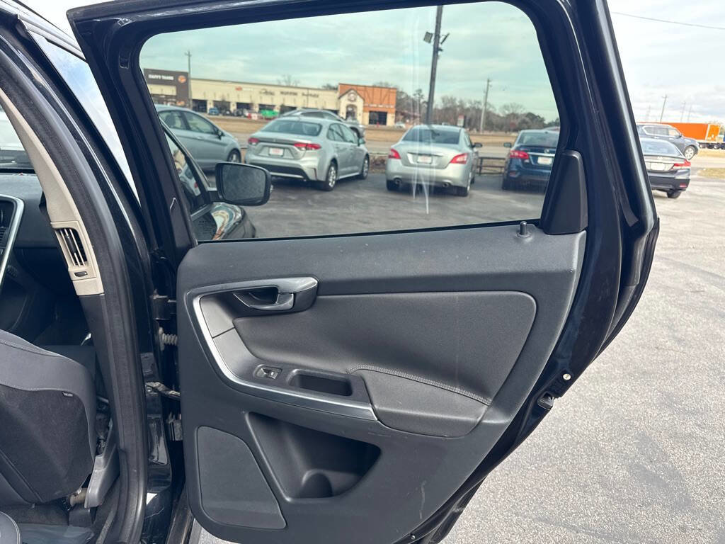 Used 2015 Volvo XC60 T5 FWD image 16
