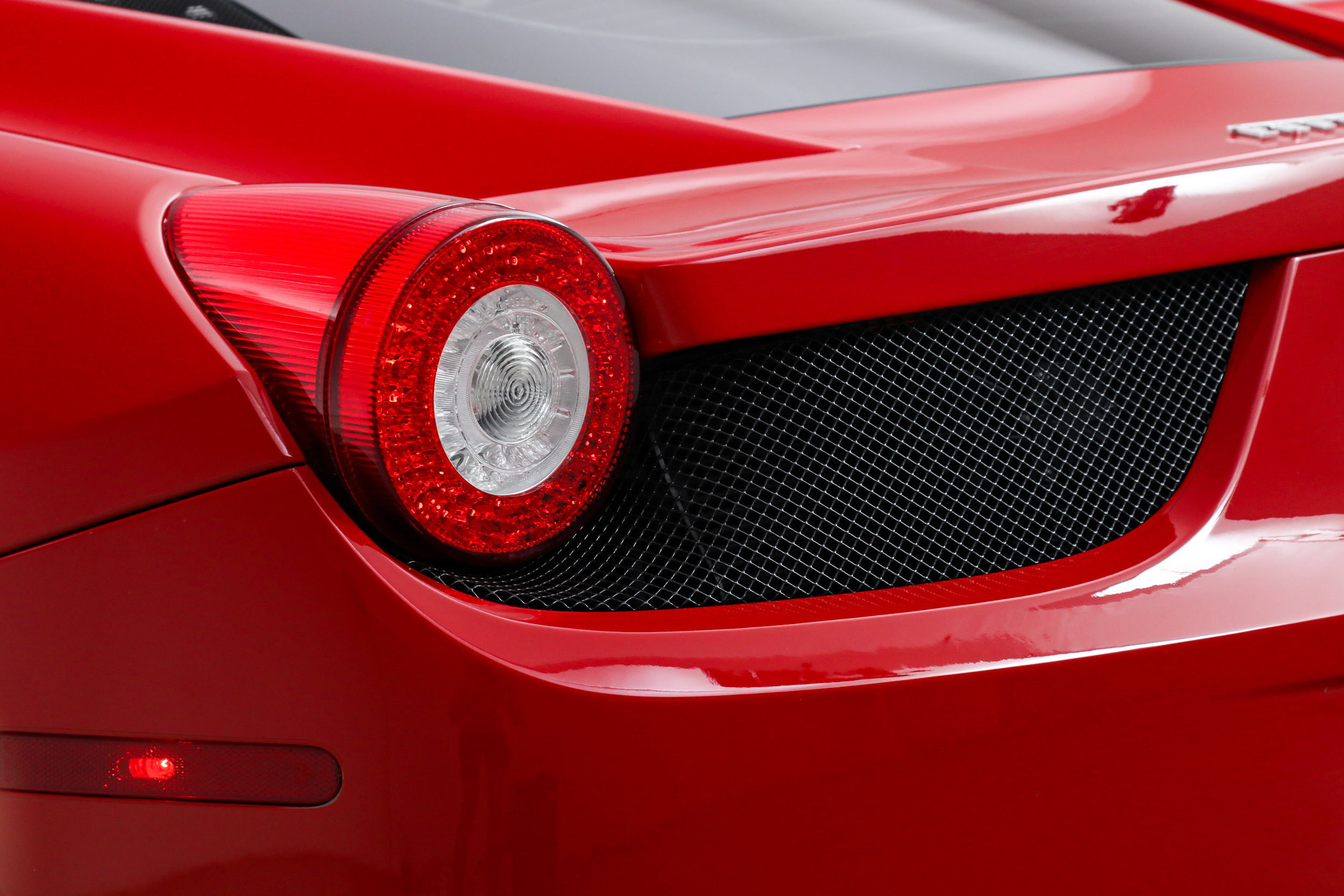 Certified 2015 Ferrari 458 Italia Coupe RWD image 16