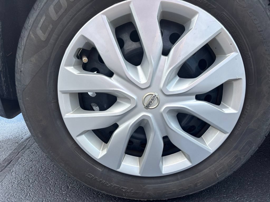 Used 2020 Nissan Rogue S FWD image 7