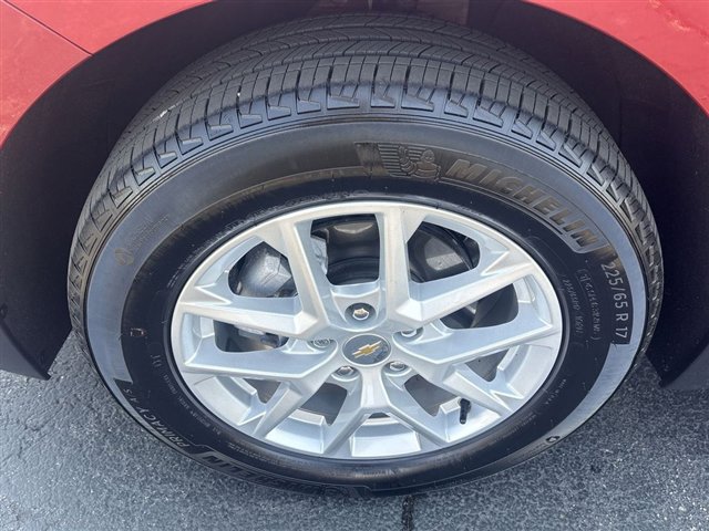 Certified 2024 Chevrolet Equinox LT w/ LPO, Floor Liner Package image 30