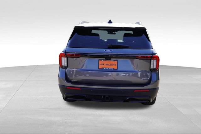 Used 2025 Ford Explorer ST-Line w/ ST-Line Street Pack AWD/4WD image 6