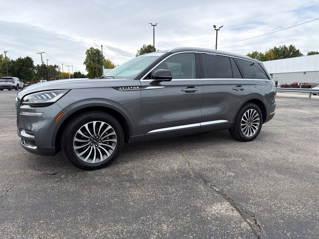 Used 2023 Lincoln Aviator Reserve w/ Elements Package Plus AWD/4WD image 4