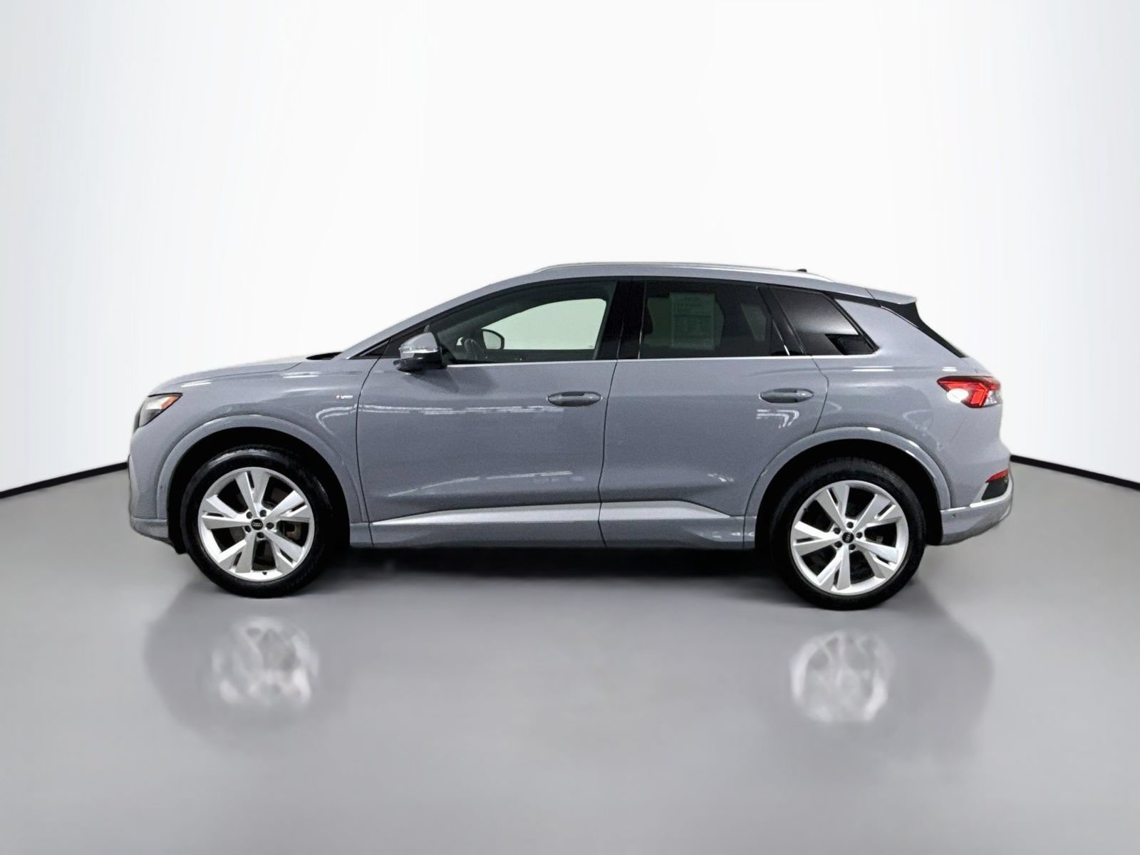 Certified 2023 Audi Q4 e-tron Premium Plus w/ Premium Plus AWD/4WD image 2