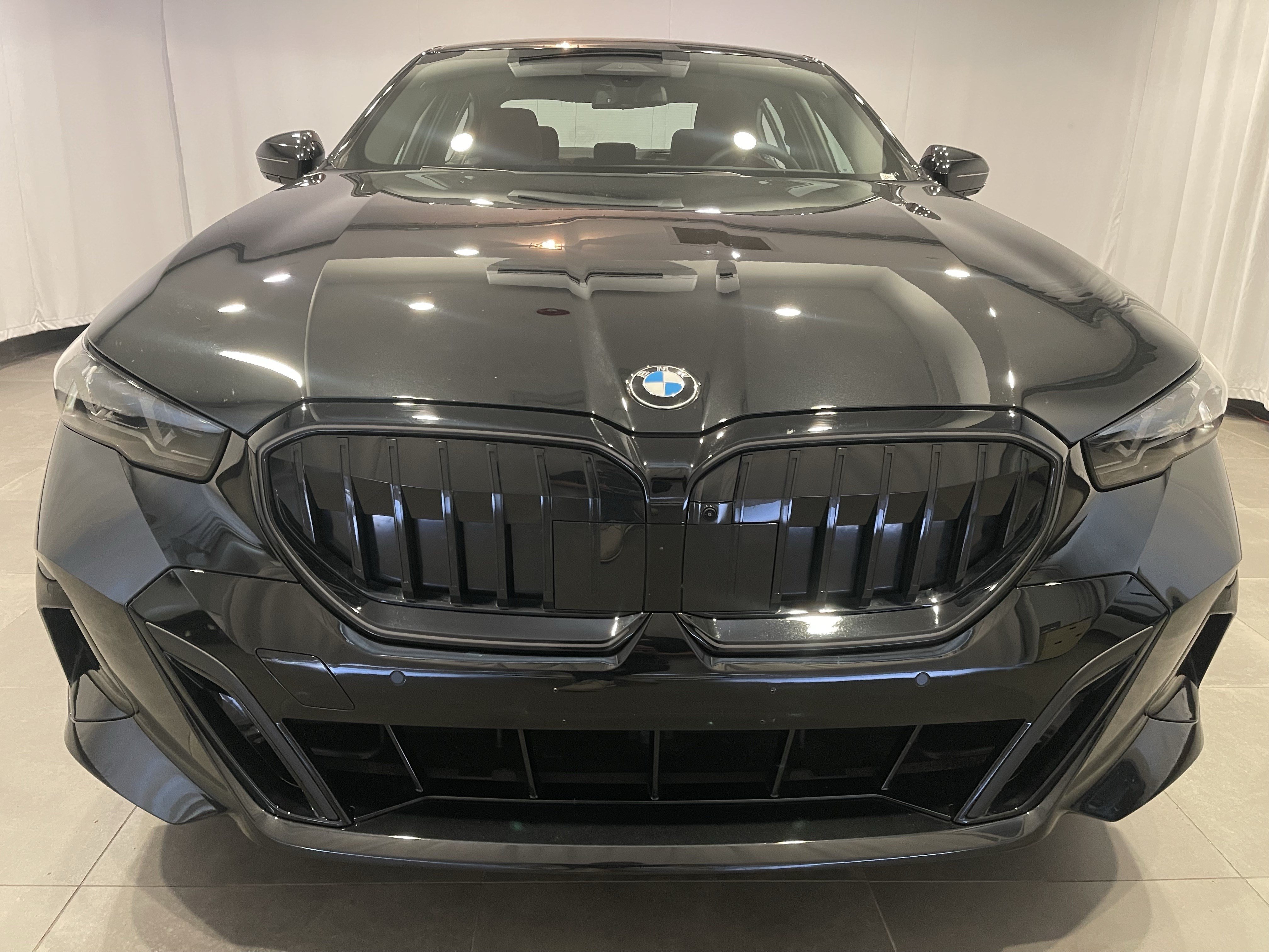 Used 2026 BMW 530i xDrive w/ M Sport Package AWD/4WD video 2