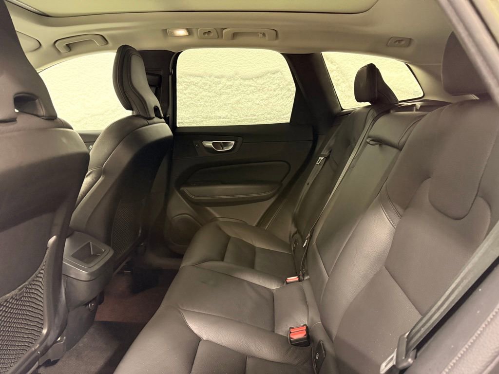 Used 2023 Volvo XC60 B5 Plus w/ Protection Package Premier image 21
