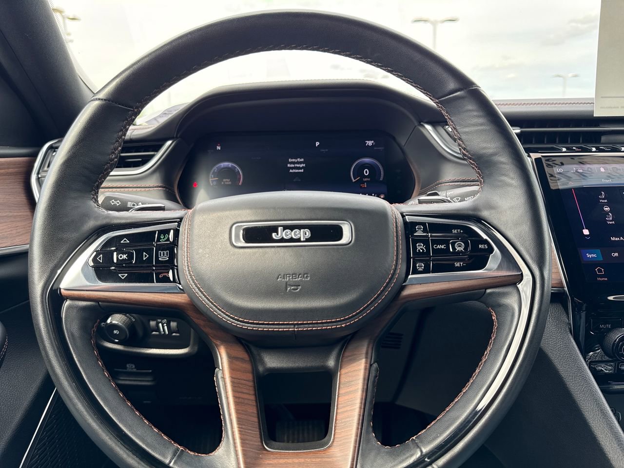 Used 2022 Jeep Grand Cherokee L Summit image 21