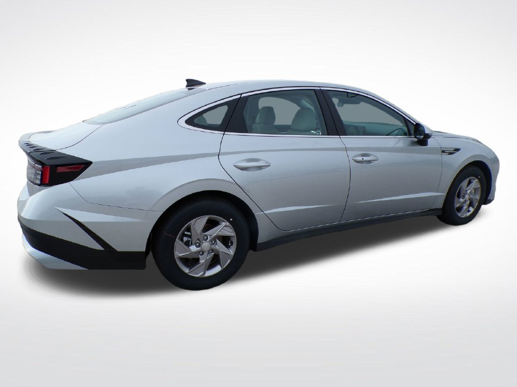 New 2026 Hyundai Sonata SE FWD image 8