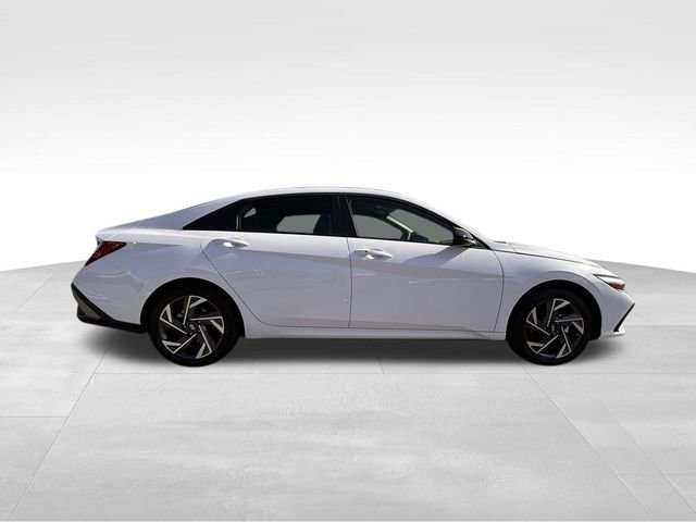New 2025 Hyundai Elantra Sport image 4