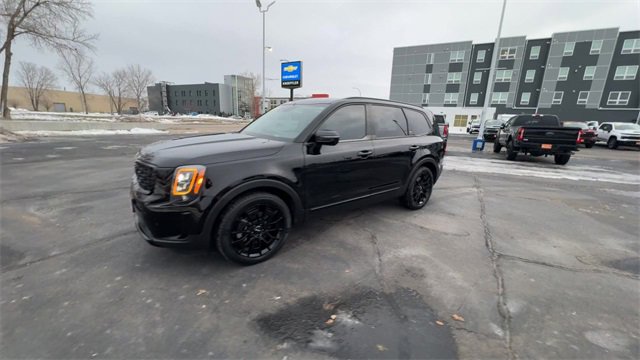 Used 2022 Kia Telluride SX w/ SX Prestige Package image 4