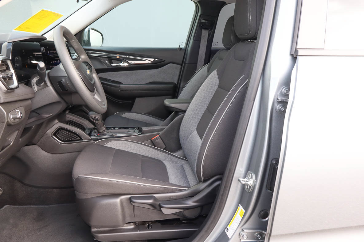 Used 2025 Chevrolet TrailBlazer LT FWD image 7