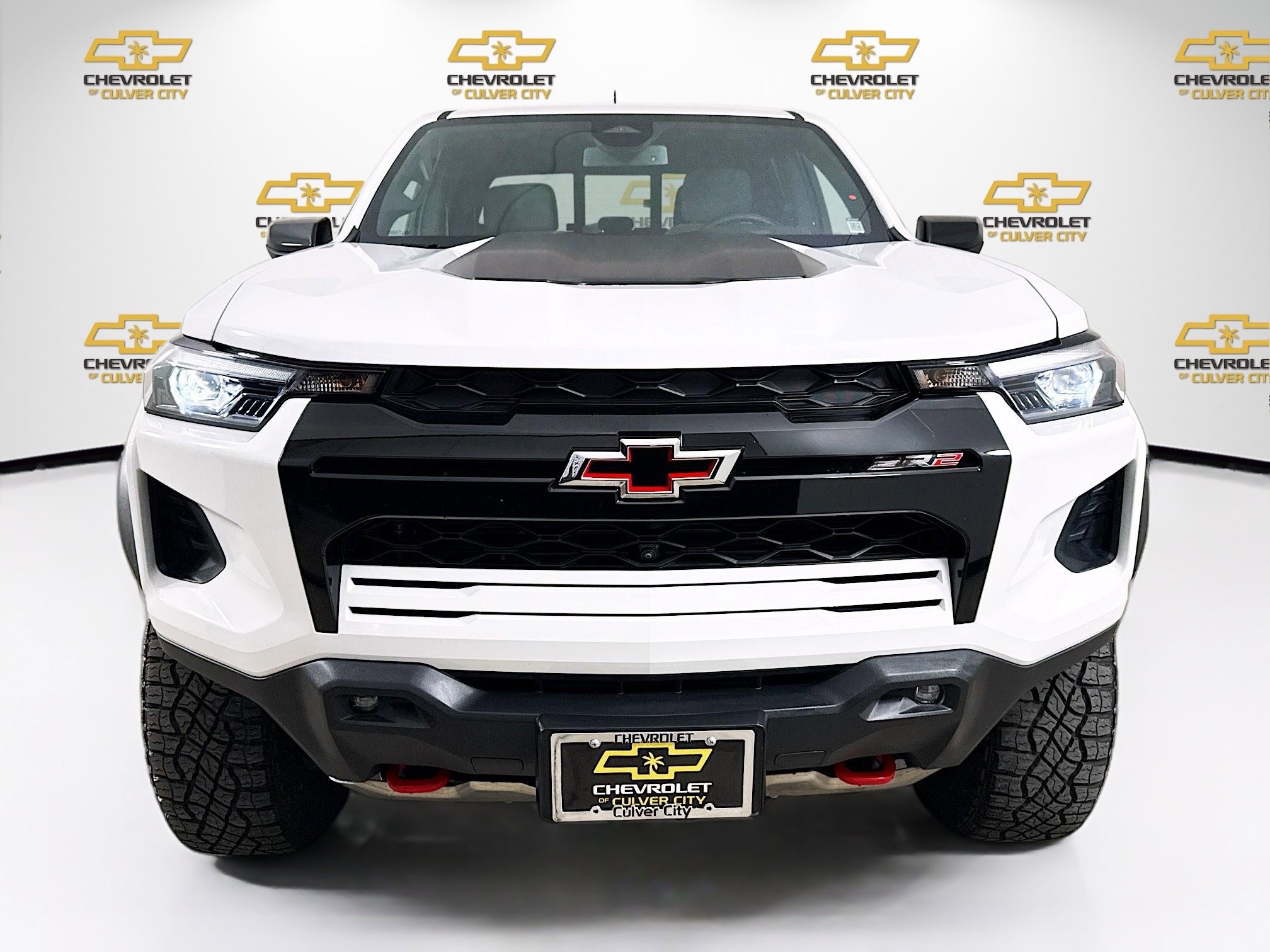 Used 2024 Chevrolet Colorado ZR2 w/ Technology Package AWD/4WD image 2