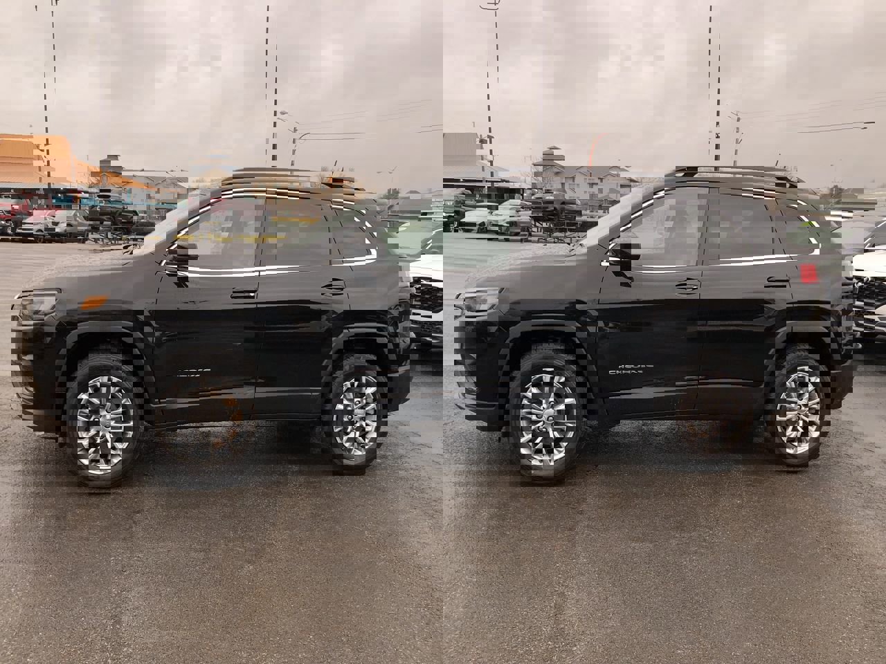 Used 2022 Jeep Cherokee Latitude Lux image 3