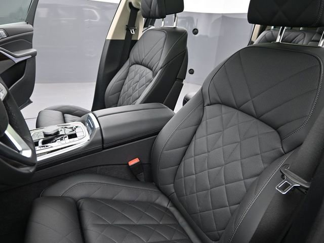 Used 2026 BMW X7 xDrive40i image 18