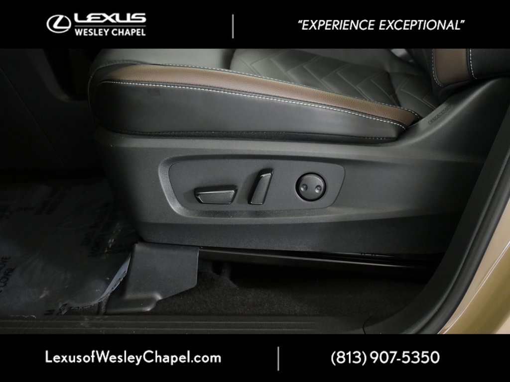 Used 2025 Nissan Pathfinder Platinum w/ Cargo Package image 23