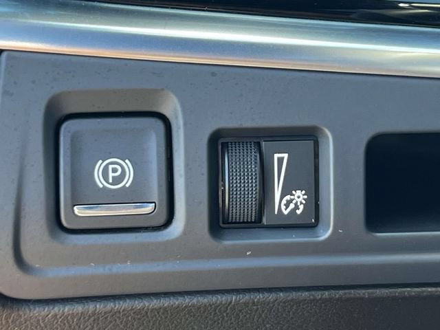 Certified 2024 Cadillac XT6 Luxury w/ LPO, Floor Liner Package AWD/4WD image 24