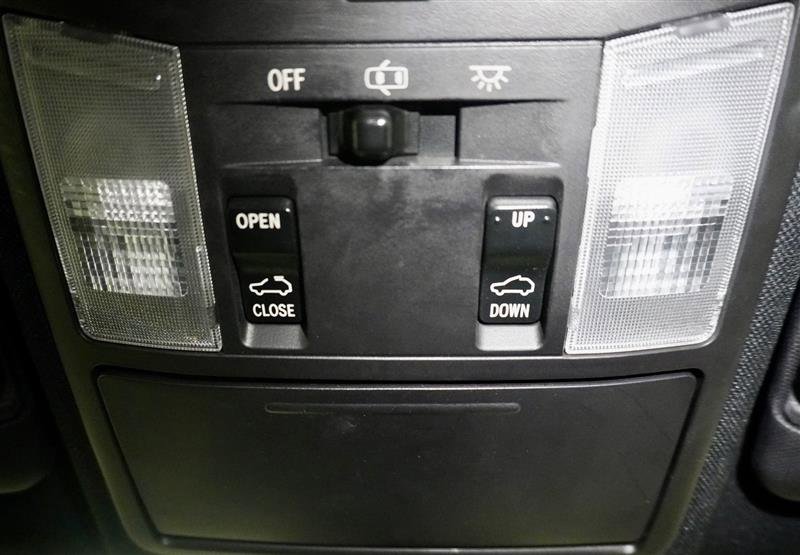 Used 2017 Toyota RAV4 SE image 24