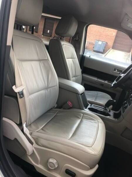 Used 2010 Ford Flex SEL image 13