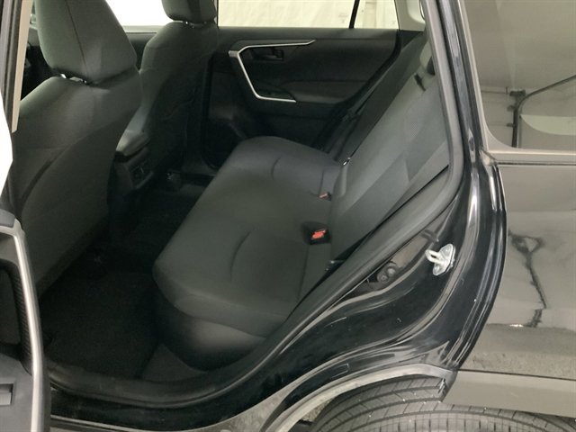 Used 2024 Toyota RAV4 LE AWD/4WD image 16