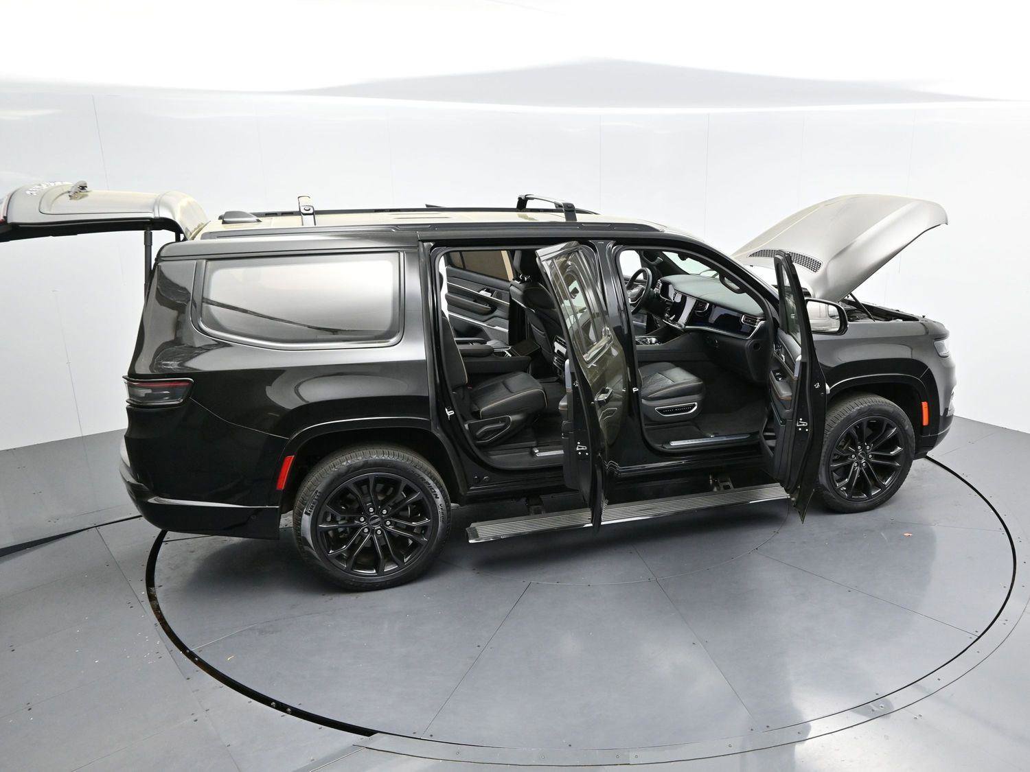 Used 2024 Jeep Grand Wagoneer Series III w/ Quick Order Packagew 28T AWD/4WD image 47